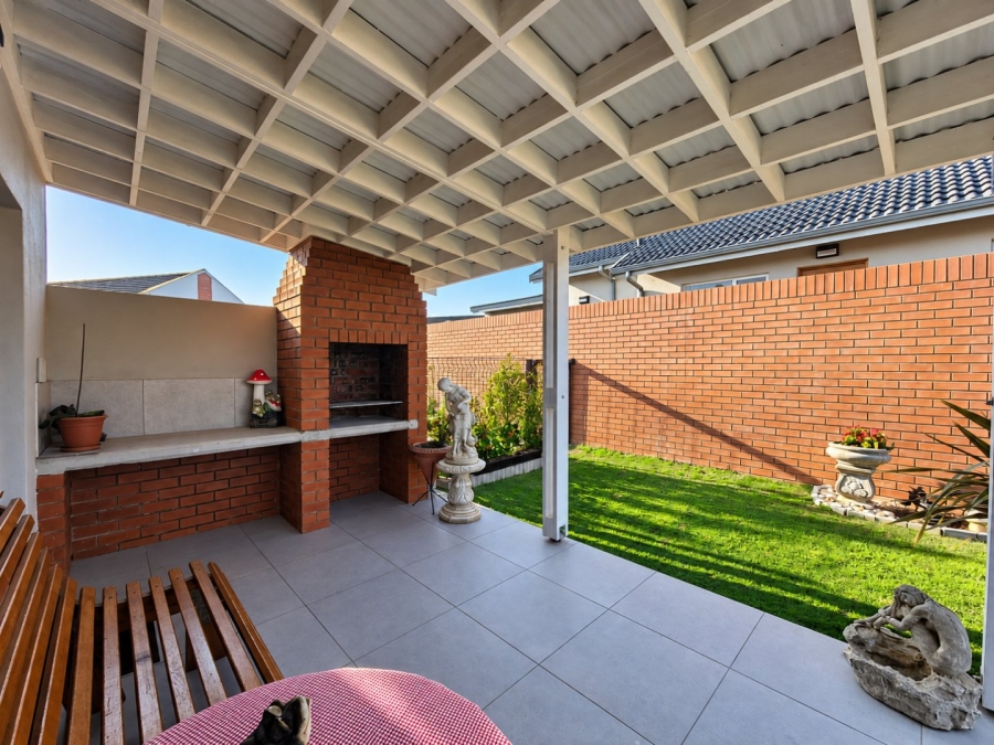 3 Bedroom Property for Sale in Dormehls Drift Western Cape